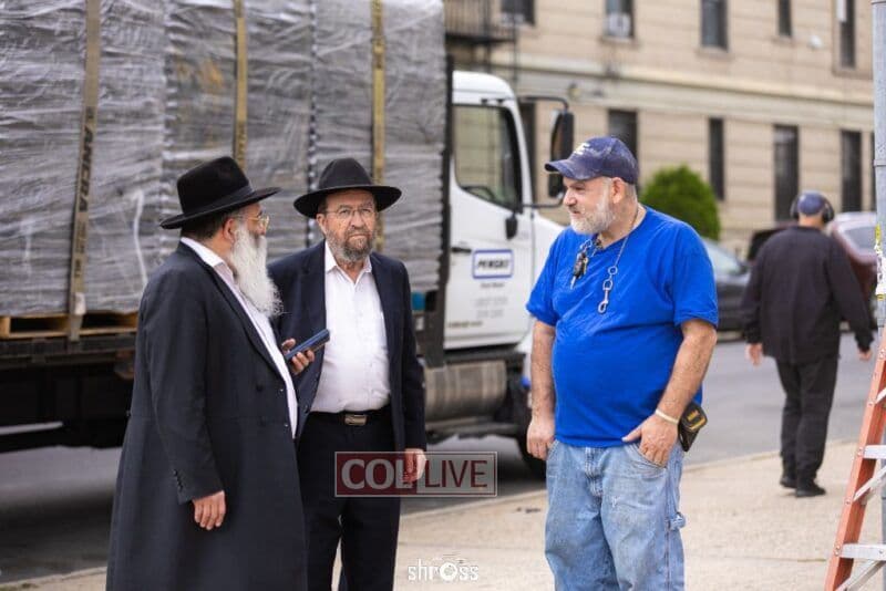 שער לוקשין — הכניסה למתחם